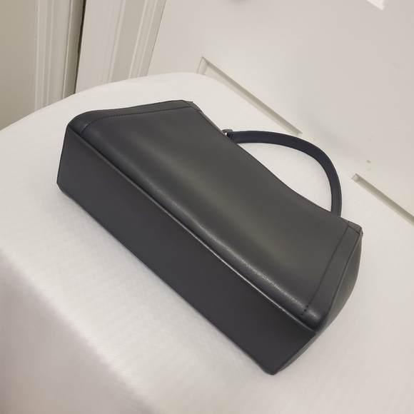 Michael Kors "KINSLEY" Black Leather Satchel, Business, Stylish, Chic - Picture 10 of 12